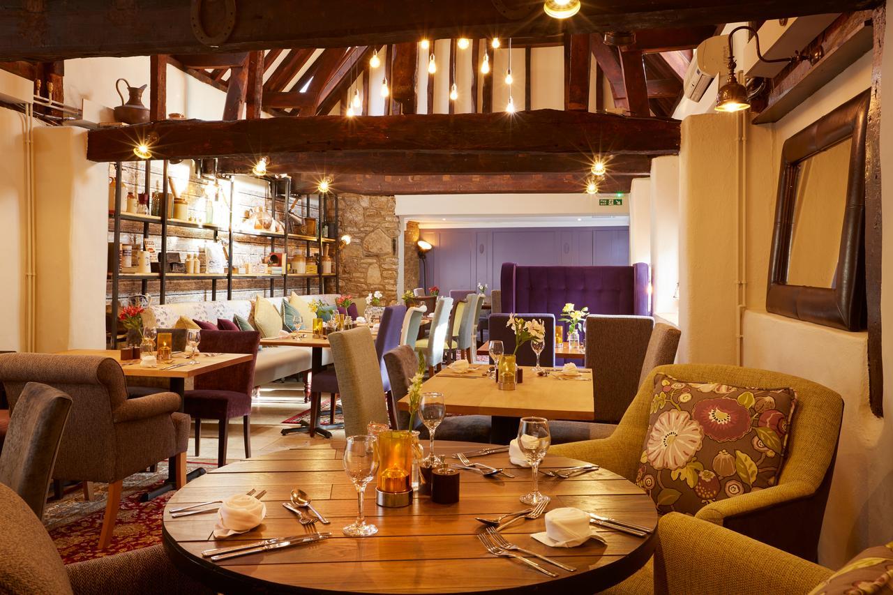 White Hart 3*