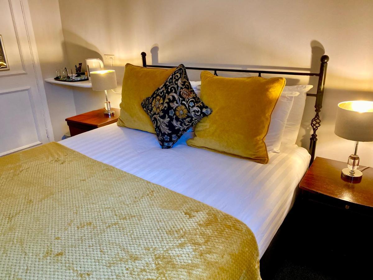 White Hart Hotel 3*